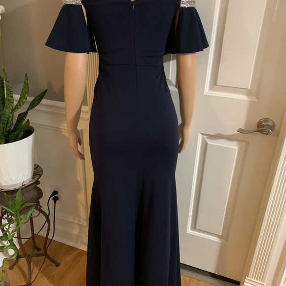 Women’s off shoulder ruffles sleeve size (S) - Picture 8 of 10